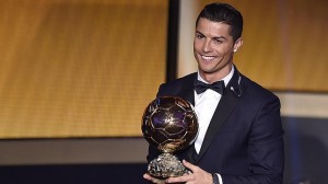 Cristiano Ronaldo con el Balón de Oro 