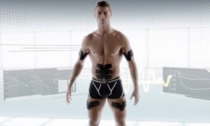 Cristiano Ronaldo anunciando sixpad en japón