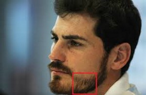 Iker Casillas con calvas en la barba 