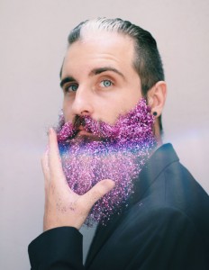 hombre con Barba con purpurina