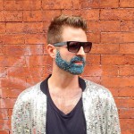 Hombres-barbas-purpurina-nueva-tendencia-vacaciones-14