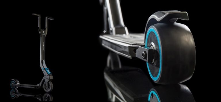 Peugeot presenta el nuevo patinete ultraplegable