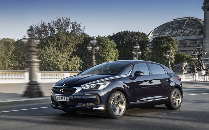 Avis Car Rental España añade el DS 5 a Avis Select Series