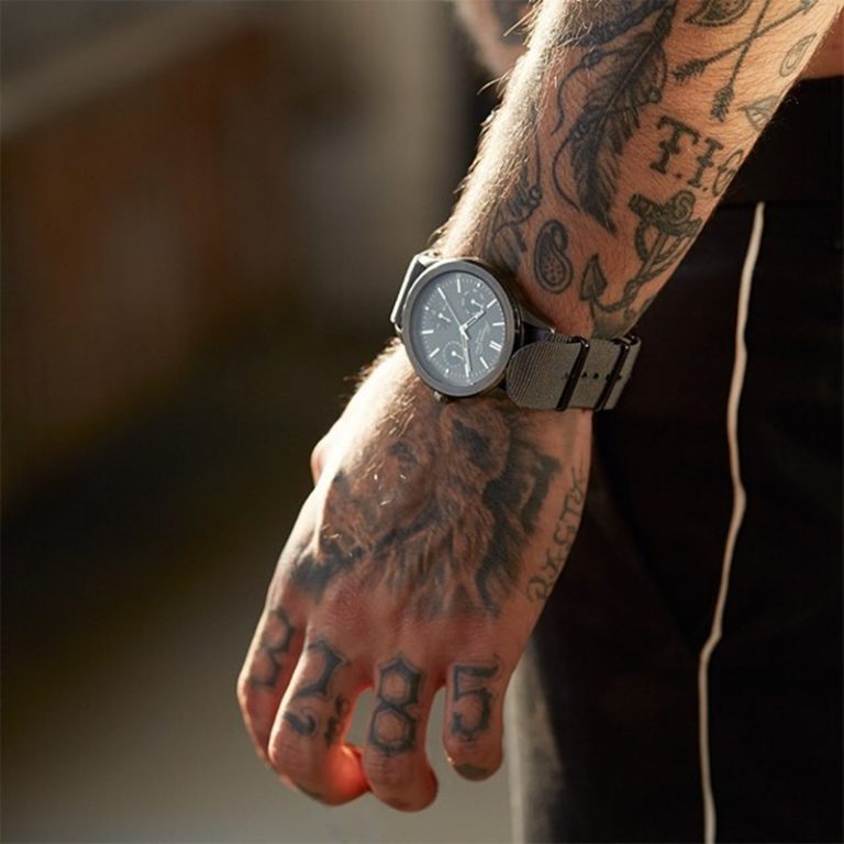 Kenneth Cole presenta su colección de relojes para hombre
