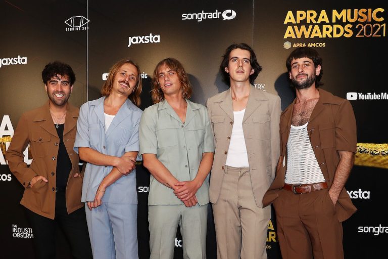 Lime Cordiale demuestra que el Traje Safari ha llegado para quedarse